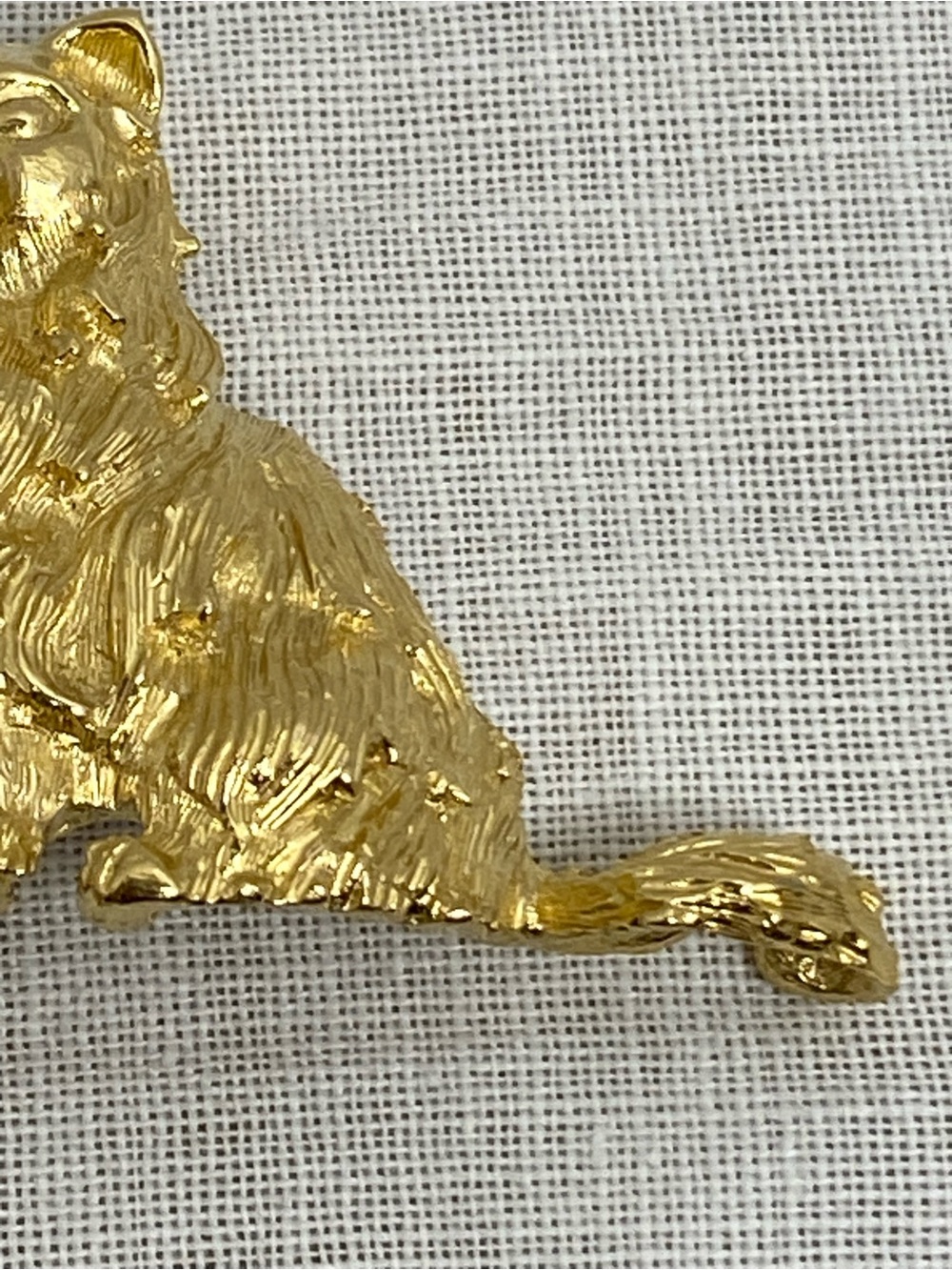 Vintage Trifari Cat Brooch Sitting Persian Signed Crown Trifari Gold Tone - Picture 4 of 13